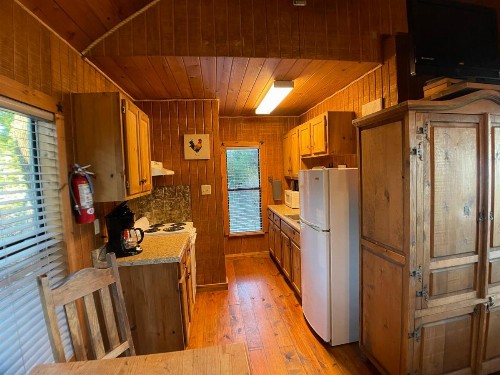 Walnut Canyon Cabins - image 18