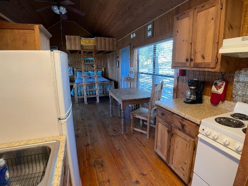 Walnut Canyon Cabins - image 3