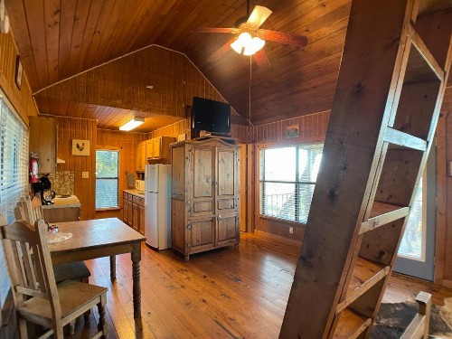 Walnut Canyon Cabins - image 43