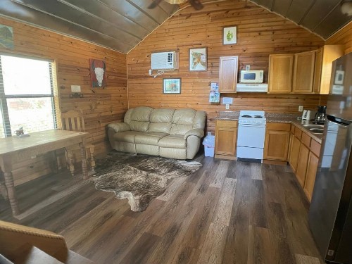 Walnut Canyon Cabins - image 6