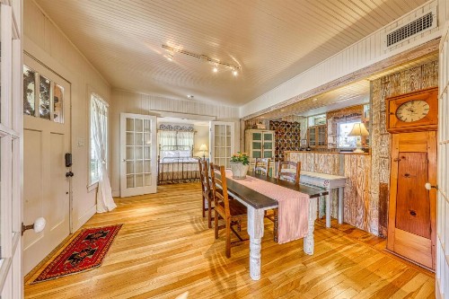 Cosmos Cottage - image 12