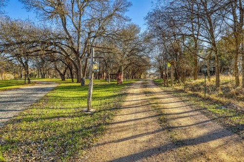 The Pecan @ Mendelbaum Winery Guest Cabins - image 1