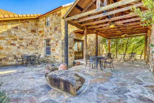 The Pecan @ Mendelbaum Winery Guest Cabins - image 9
