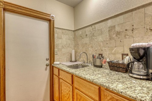 EAST Loft @ Mendelbaum Cellars - image 7