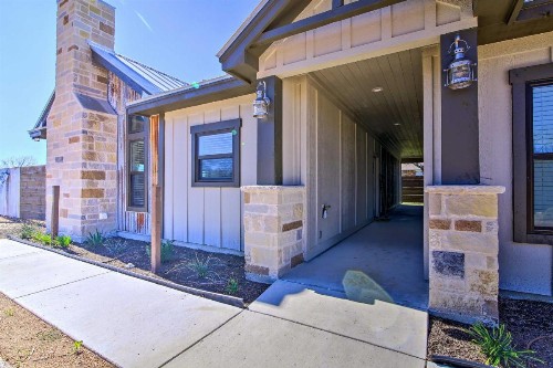 303 Wine Down Hill Country Home 1Mi to Winery! - image 10
