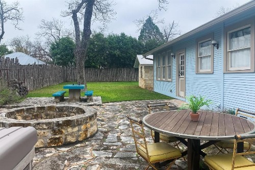 Blue Haus - image 12