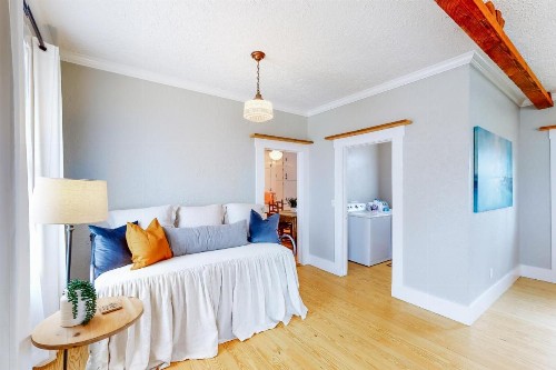 Blue Haus - image 4
