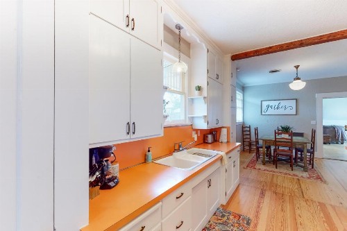 Blue Haus - image 6
