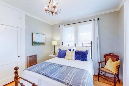 Blue Haus - image 9
