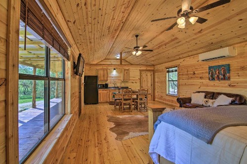 Chic Country Cabin - 10 Mi to Main Street! - image 10