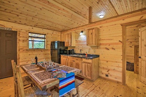 Chic Country Cabin - 10 Mi to Main Street! - image 4