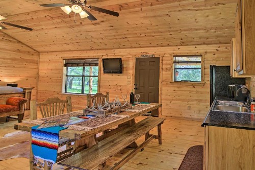 Chic Country Cabin - 10 Mi to Main Street! - image 5