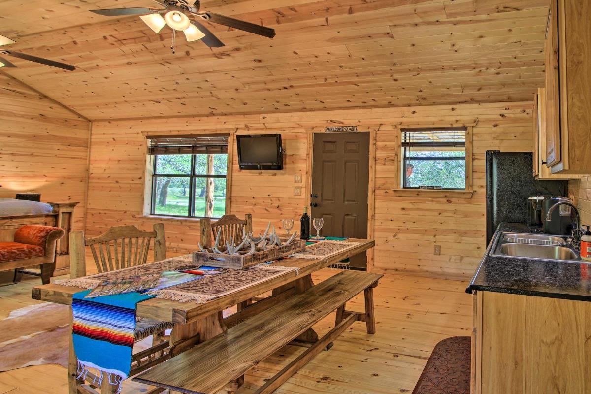 Chic Country Cabin - 10 Mi to Main Street! - image 5