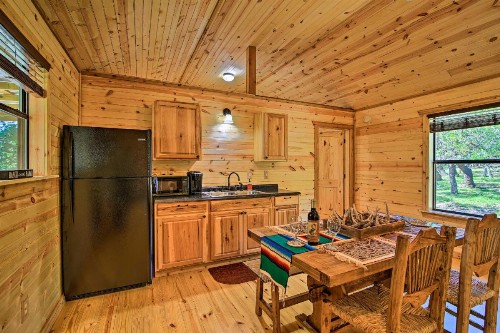 Chic Country Cabin - 10 Mi to Main Street! - image 7