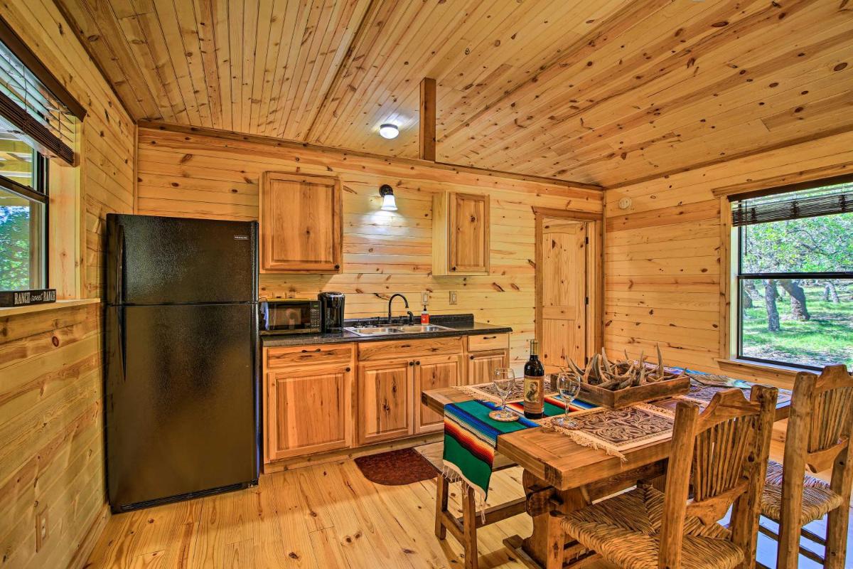 Chic Country Cabin - 10 Mi to Main Street! - image 7