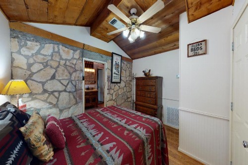Retro Western Bunkhouse - image 10