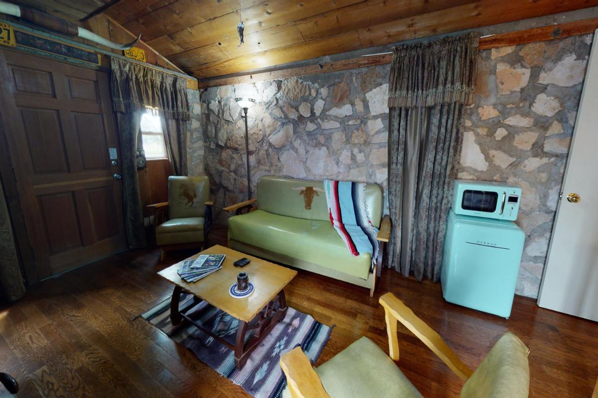 Retro Western Bunkhouse - image 7