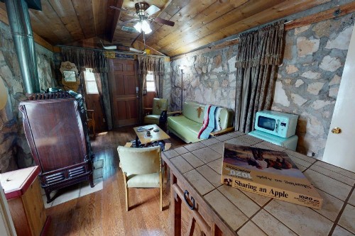 Retro Western Bunkhouse - image 8