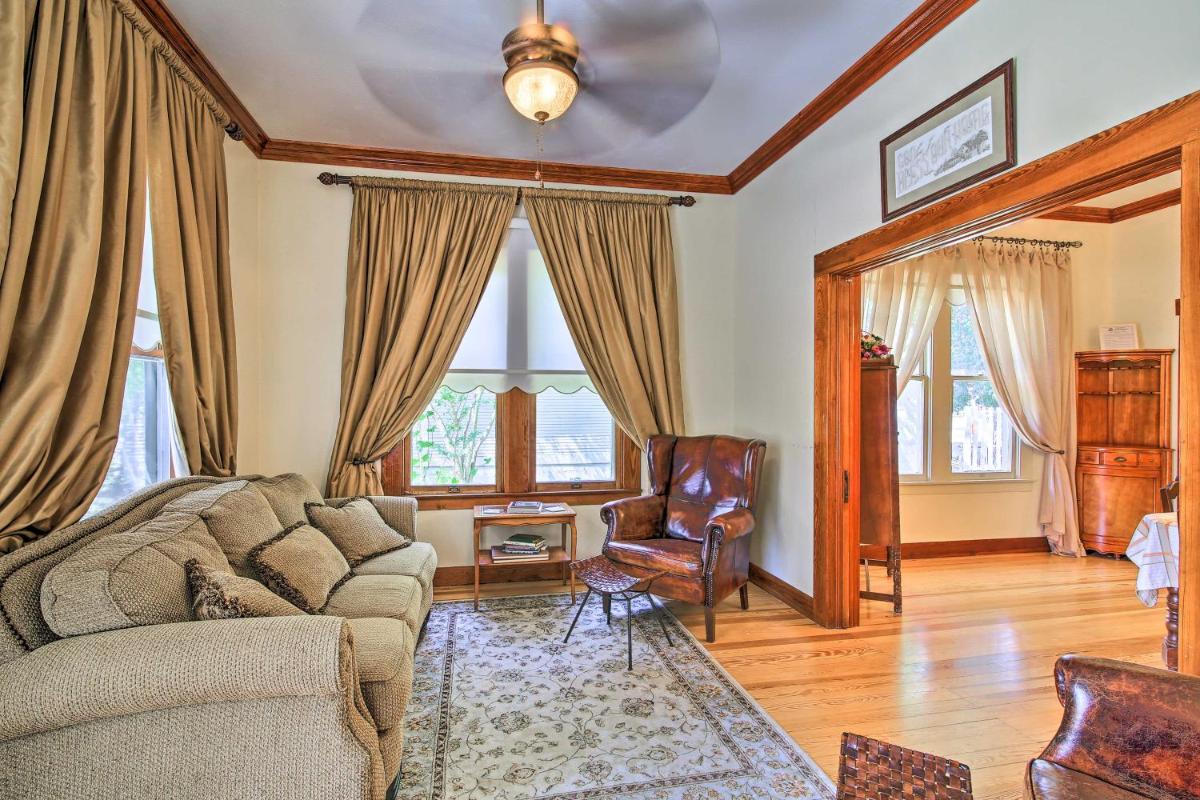 Fredericksburg Escape with Patio Near Downtown! - image 6
