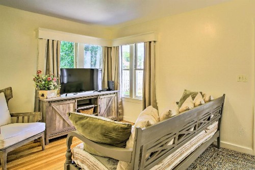 Fredericksburg Escape with Patio Near Downtown! - image 7