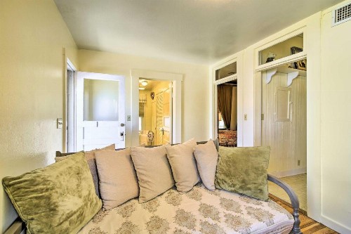Fredericksburg Escape with Patio Near Downtown! - image 8