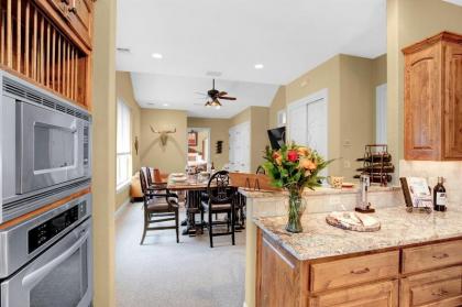 Luxury On Main St! Stunning Home in Heart of Fred! - image 15