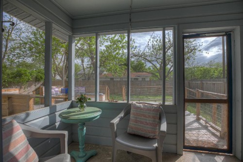 New! Gorgeous Bluebonnet House with Deck & Fire Pit - image 5