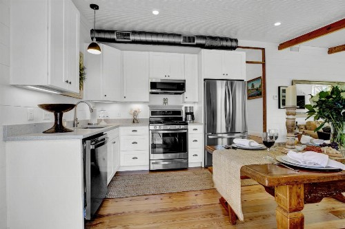 New Charming Home Near Main with Grill and FirePit - image 11
