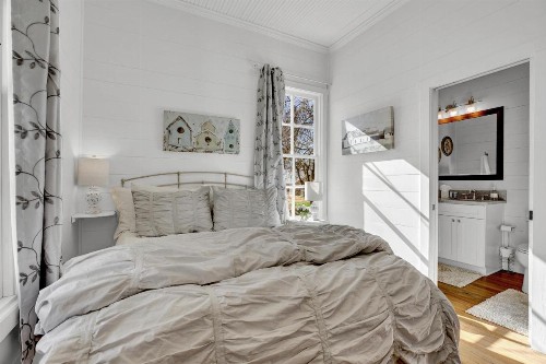 New Charming Home Near Main with Grill and FirePit - image 13