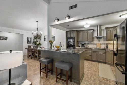 Gorgeous Home Near Wineries with Hot Tub and Fire Pit - image 13