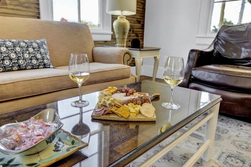 New Luxurious Home with Wine Cellar and Firepit - image 11