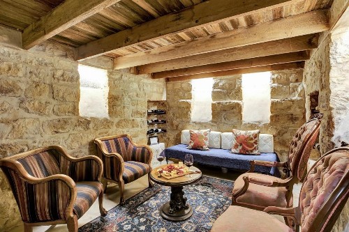 New Luxurious Home with Wine Cellar and Firepit - image 4