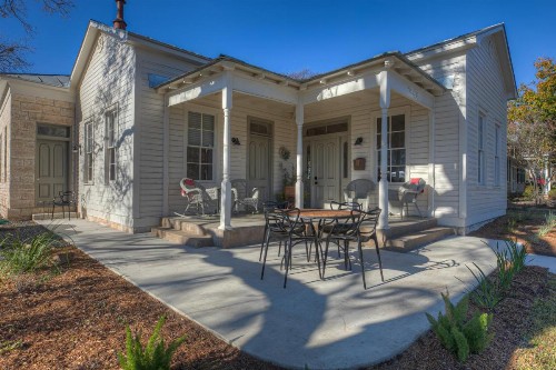 New Luxurious Home with Wine Cellar and Firepit - image 7