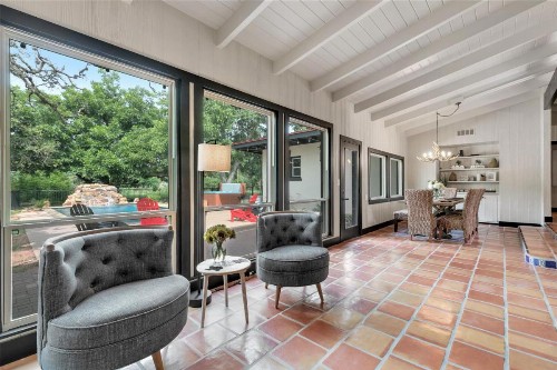 NEW Luxurious Home with Pool and Hot Tub - image 6