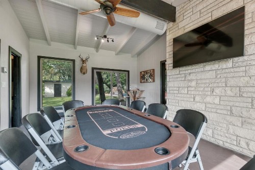 NEW Luxurious Home with Pool and Hot Tub - image 7