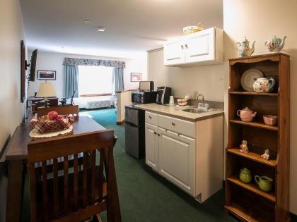 Casco Bay Inn - image 10