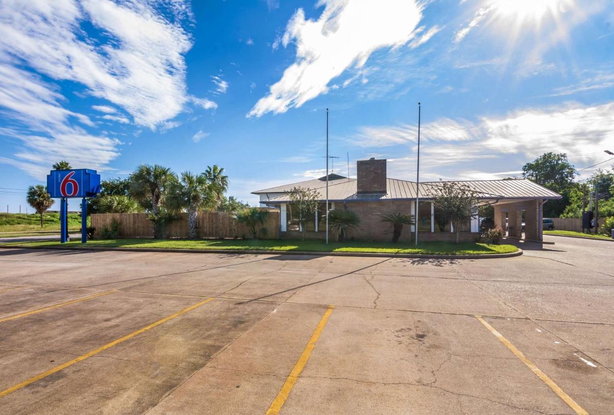 Motel 6-Freeport TX - image 6