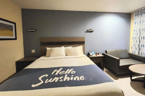 Days Inn by Wyndham Freeport - image 11