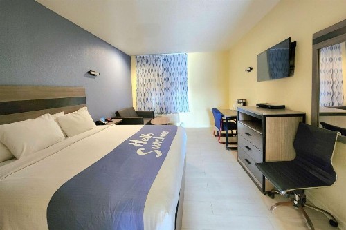 Days Inn by Wyndham Freeport - image 12