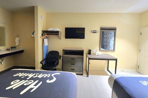 Days Inn by Wyndham Freeport - image 20