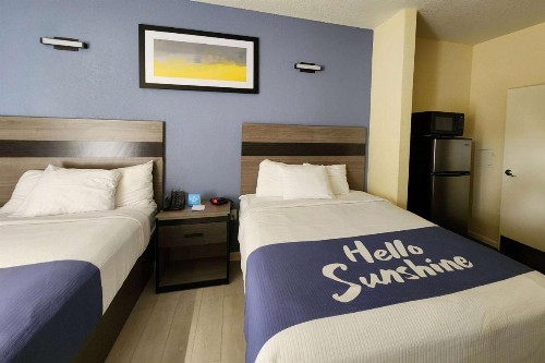 Days Inn by Wyndham Freeport - image 22