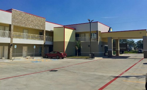 Days Inn by Wyndham Freeport - image 26