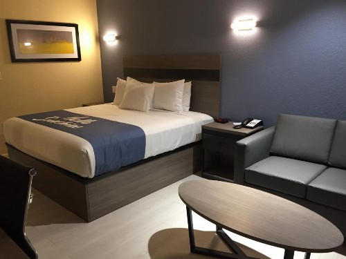 Days Inn by Wyndham Freeport - image 47