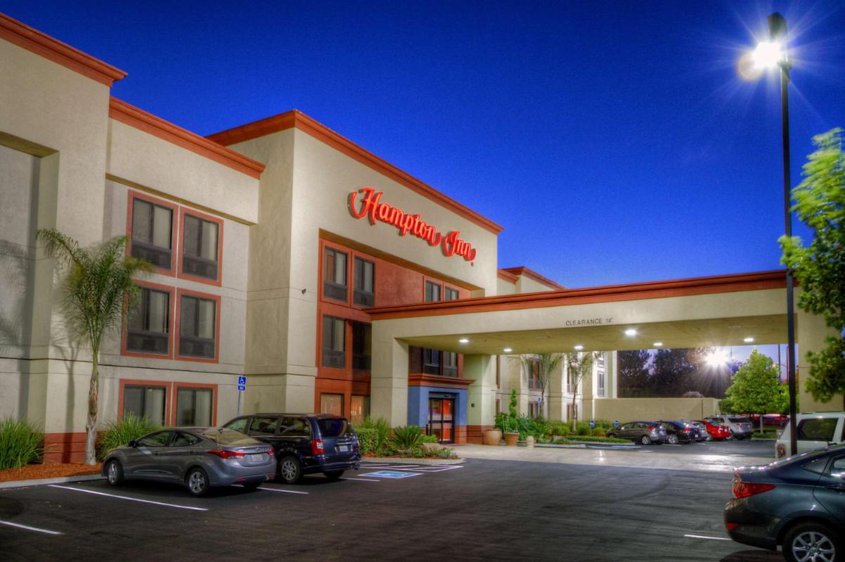 Hampton Inn Fremont - main image