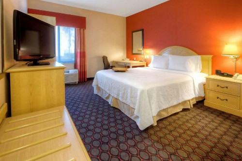 Hampton Inn Fremont - image 15