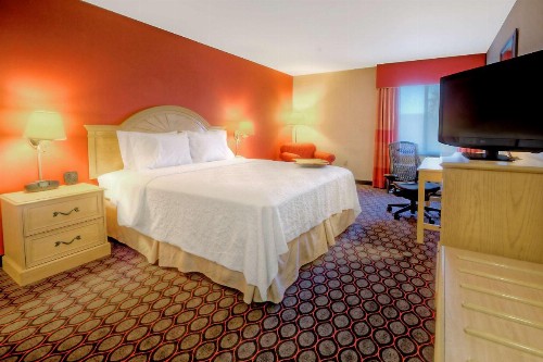Hampton Inn Fremont - image 21