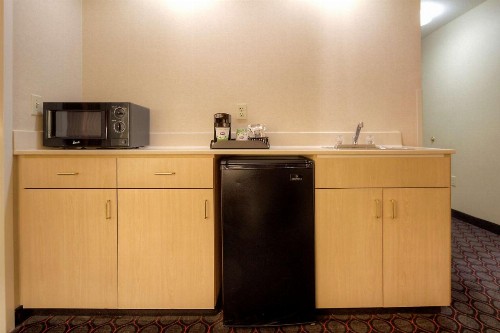 Hampton Inn Fremont - image 23