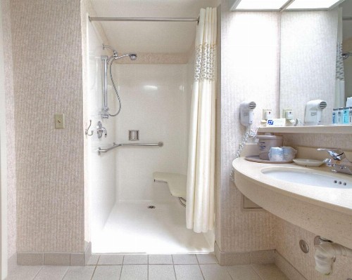 Hampton Inn Fremont - image 24
