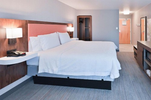 Hampton Inn Fremont - image 30
