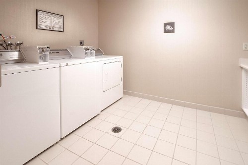 Hampton Inn Fremont - image 34